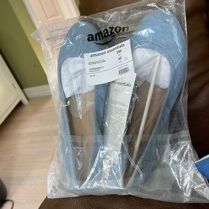 Size 9 wide, light blue women’s ballet flats.  NEVER WORN!!